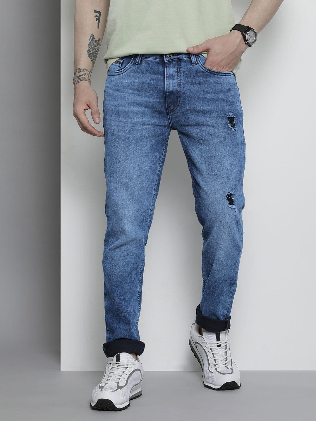The Indian Garage Co Men Slim Fit Mildly Distressed Heavy Fade Stretchable Jeans - view 1