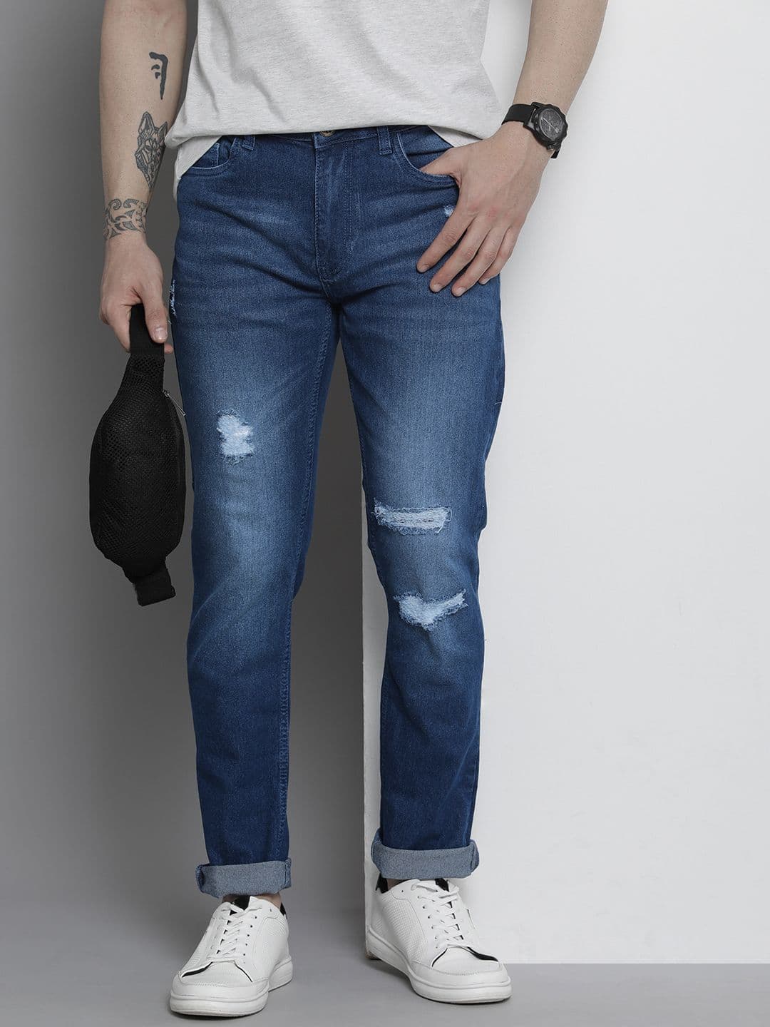 The Indian Garage Co Men Slim Fit Mildly Distressed Stretchable Light Fade Jeans - view 1