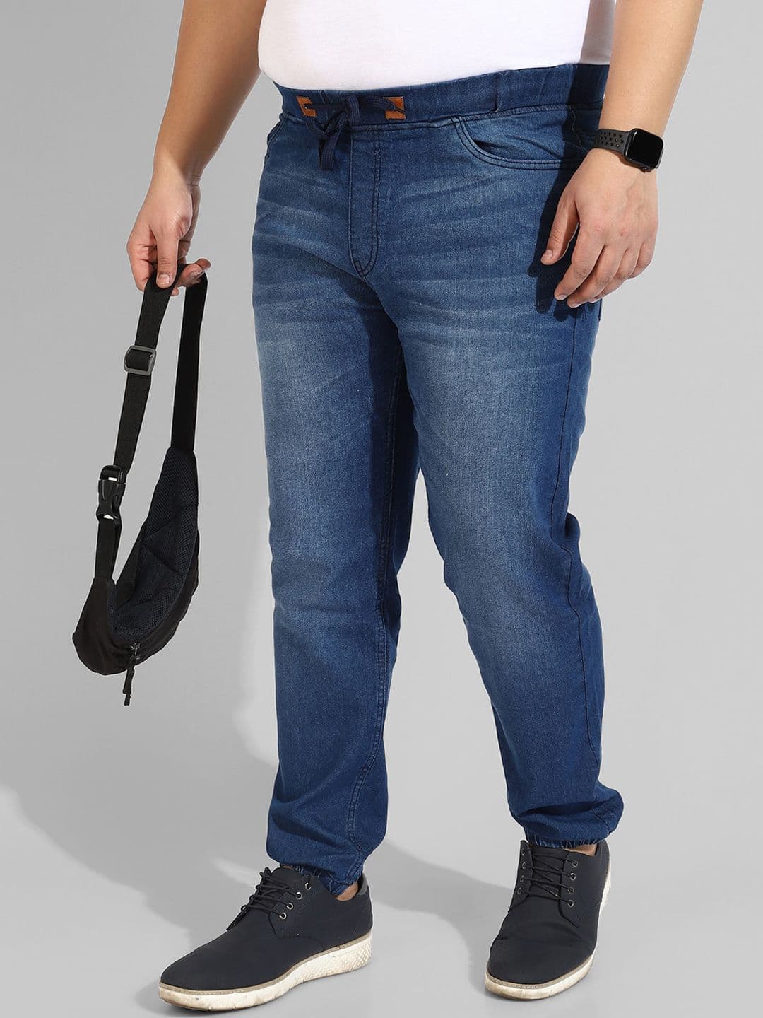 Instafab Plus Men Plus Size Relaxed Fit Mid Rise Light Fade Stretchable Jeans - view 1