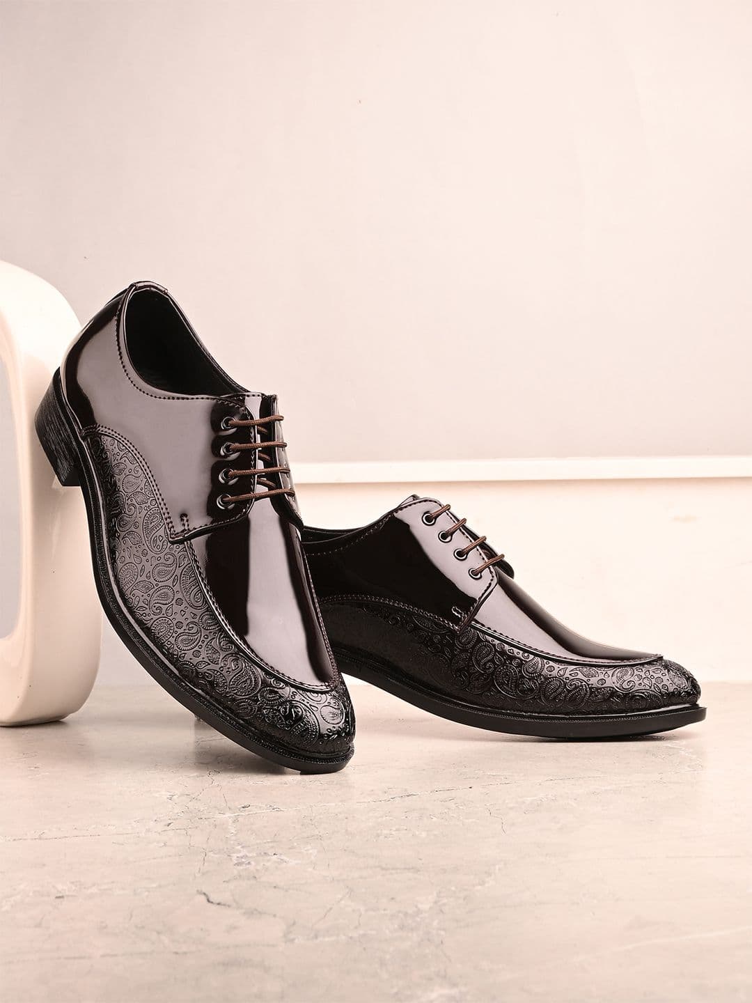 INVICTUS Men Textured Formal Derbys - view 1