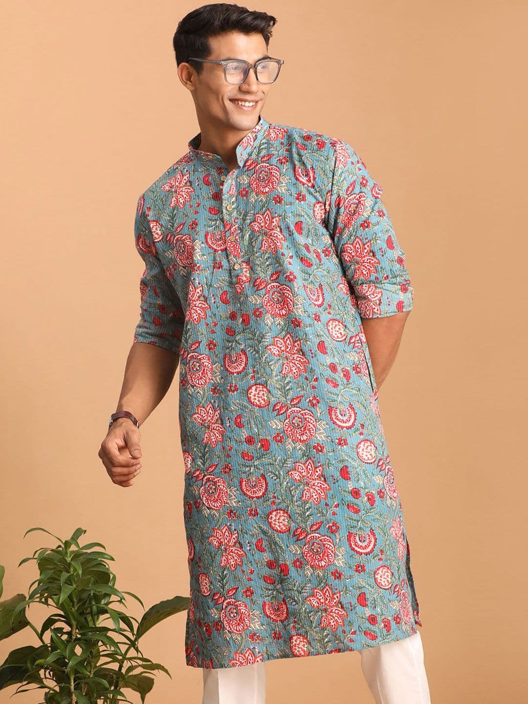VASTRAMAY Floral Printed Thread Work Pure Cotton Kurta - view 1