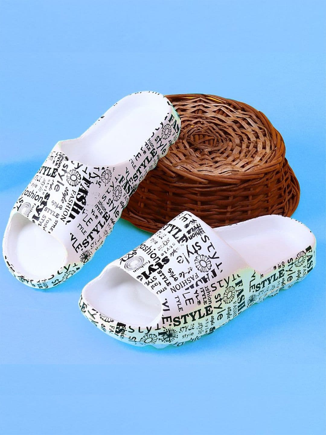 Pampy Angel Men YEE-All-Style Printed Croslite Sliders - view 1
