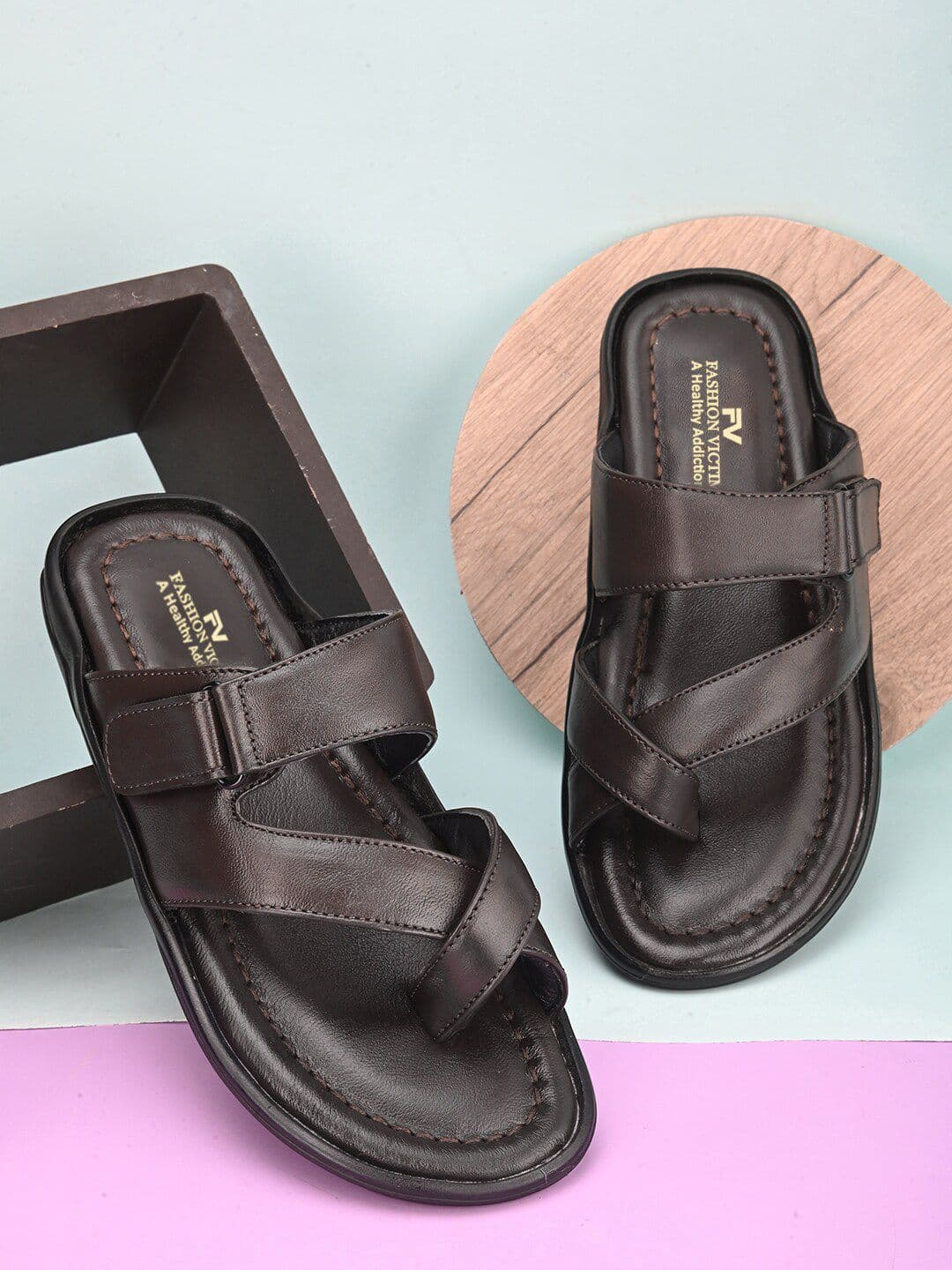 Fashion Victim Men Textured Leather Comfort Sandals - view 1