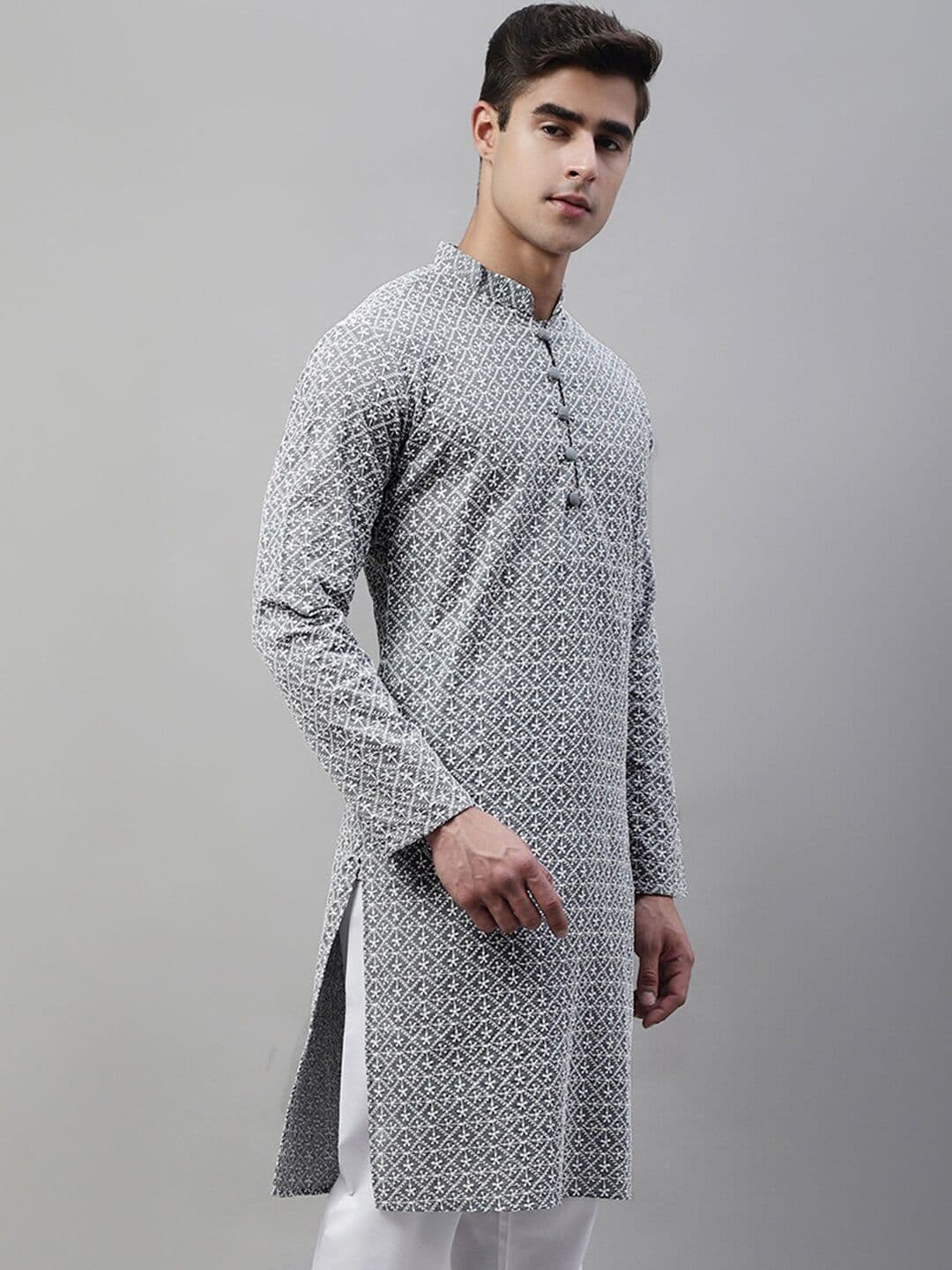 Jompers Embroidered Mandarin Collar Chikankari Kurta