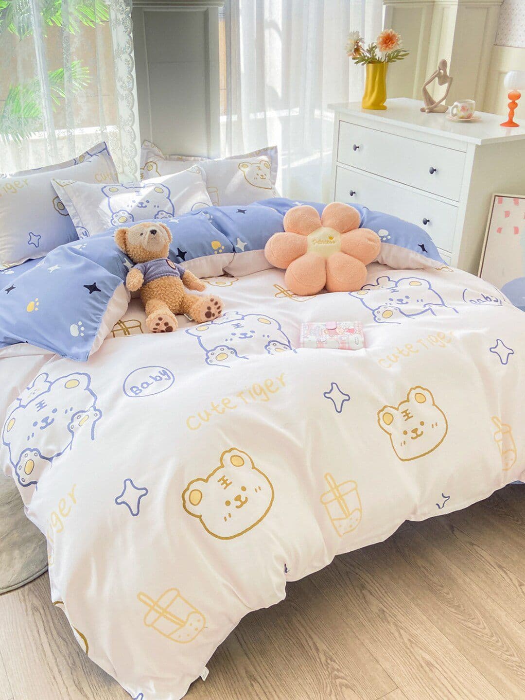 JC HOME Blue & White Printed Double Queen Bedding Set - view 1