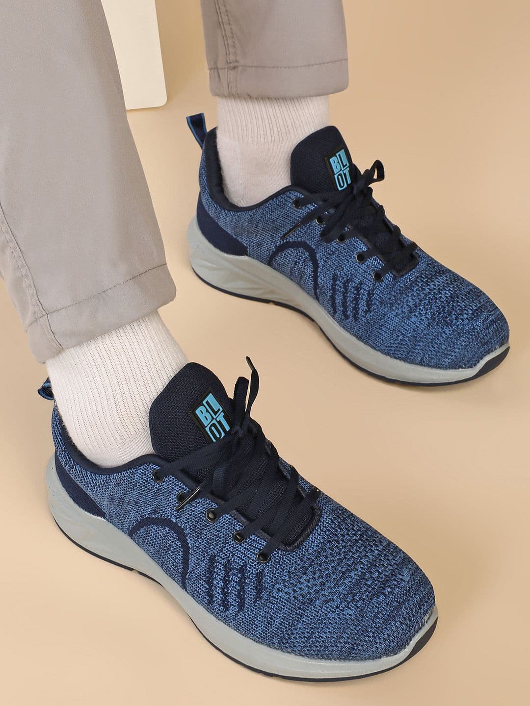 Paragon Men Non-Marking Lightweight Walking Sports Shoes - view 1