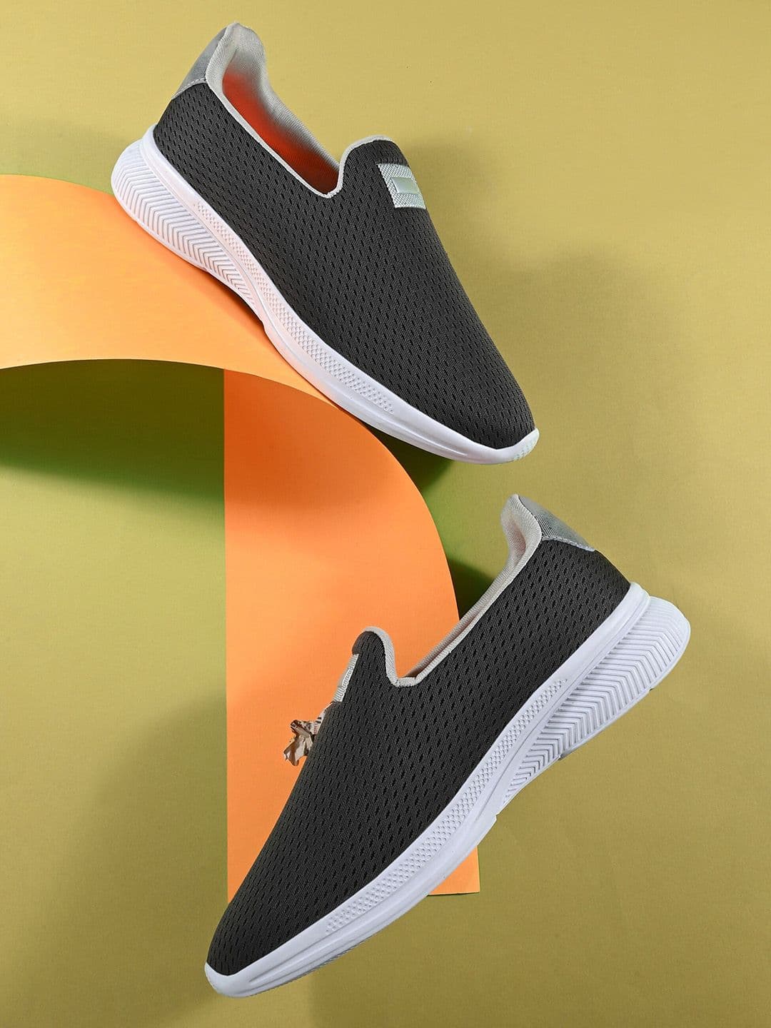 The Roadster Lifestyle Co. Men Grey And White Air Max Technology Running Shoes - view 1