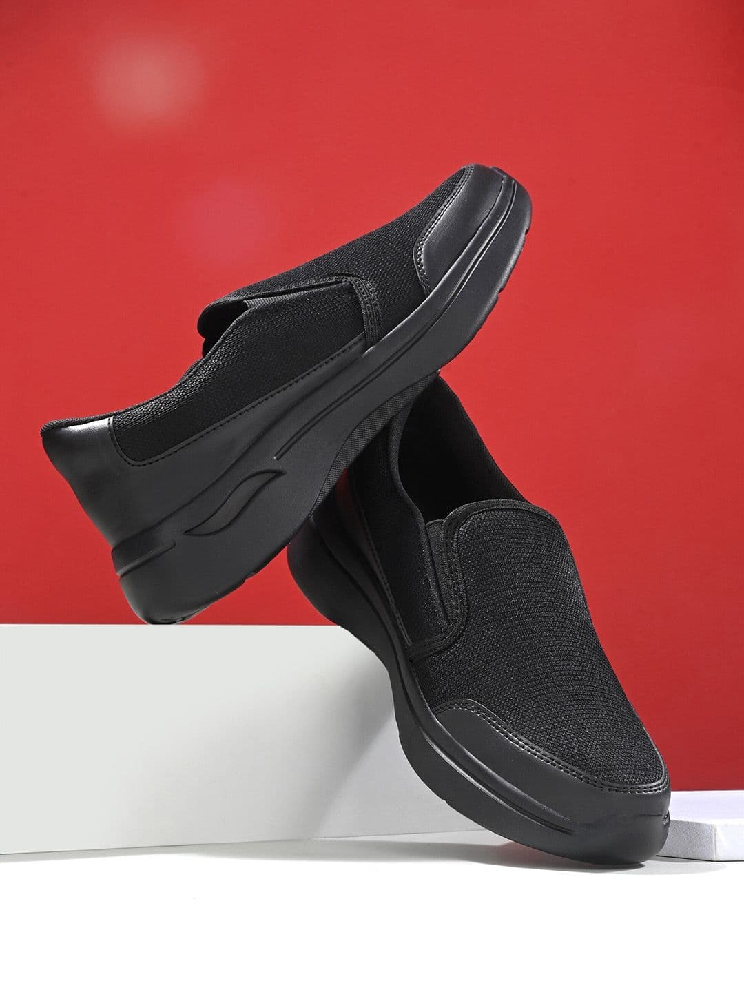 The Roadster Lifestyle Co. Men Black Air Max Technology Running Shoes - view 1