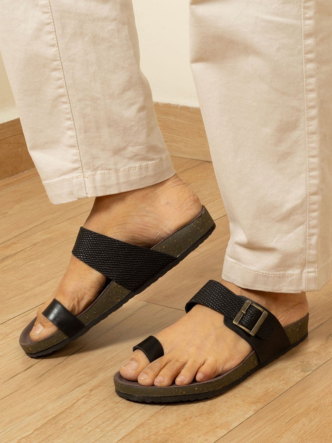 Big Fox Men Textured Comfort Sandals - view 1