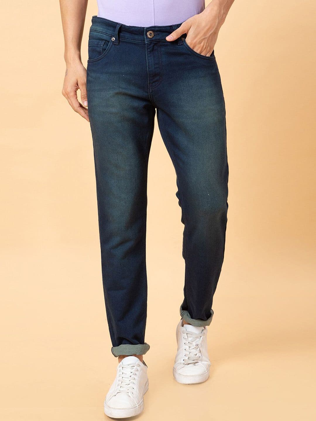 Globus Men Blue Tapered Fit Light Fade Cotton Jeans - view 1