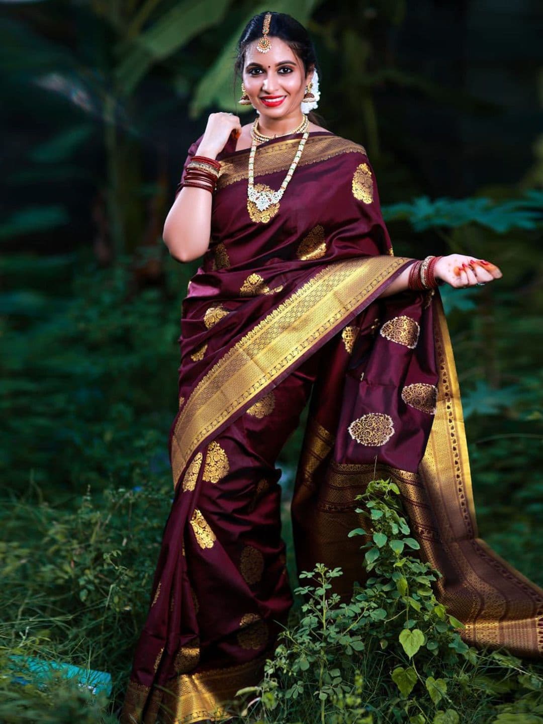 DIVASTRI Ethnic Motif Woven Design Zari Banarasi Saree - view 1