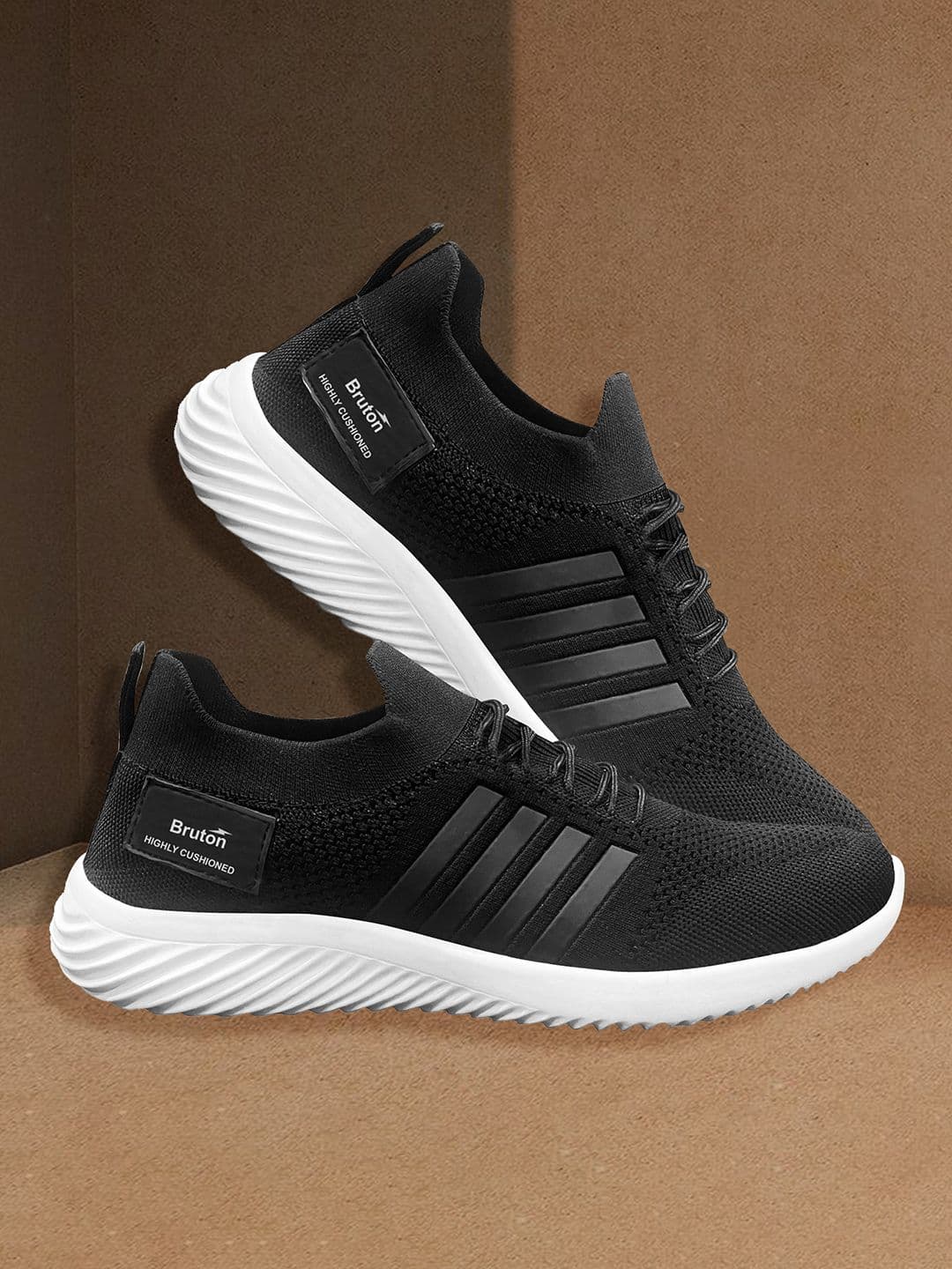 Bruton Men Mesh Running Shoes - view 1
