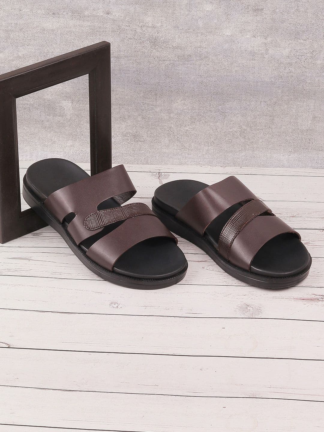 Metro Men Leather Comfort Sandals - view 1