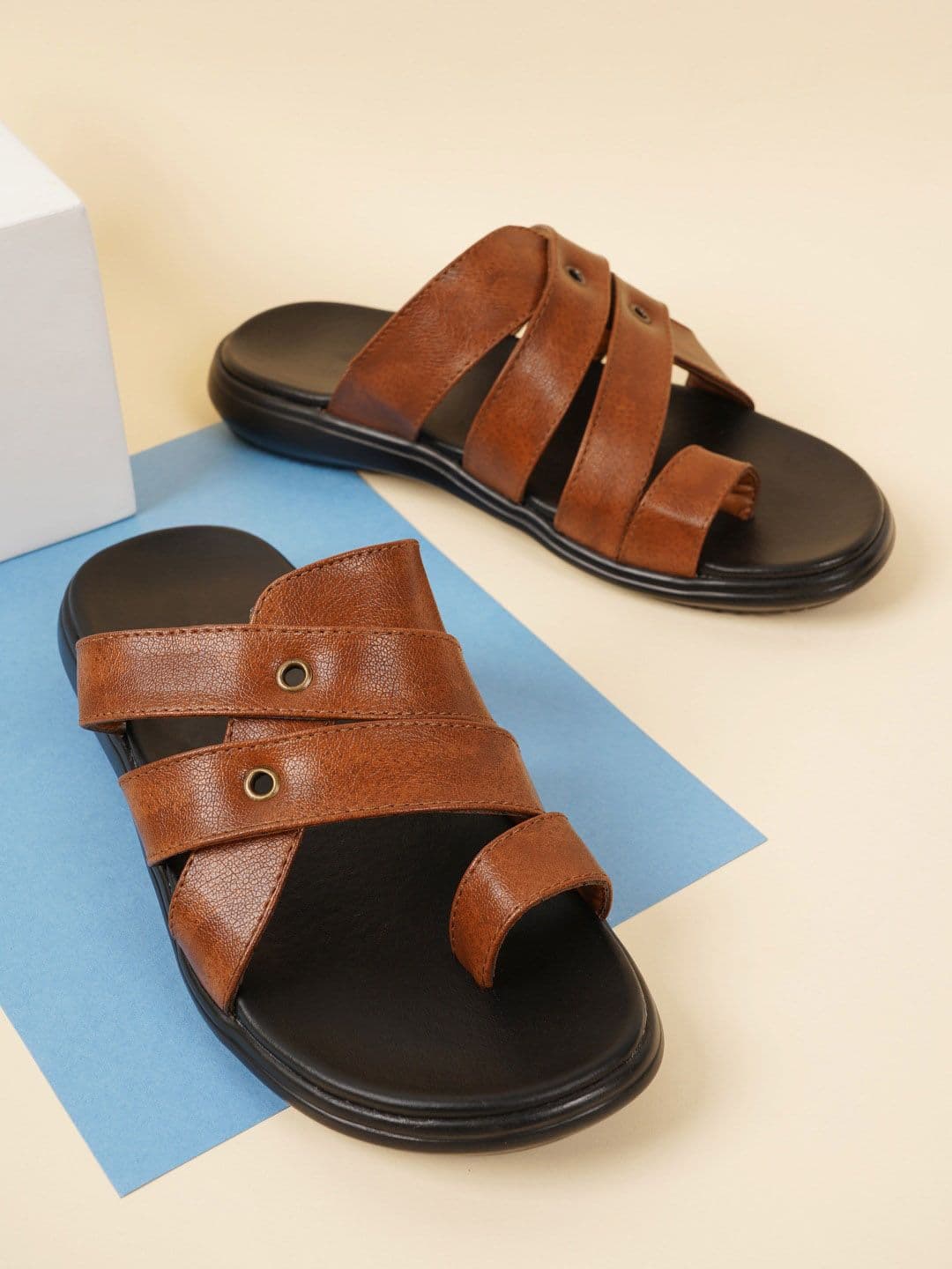 SAPATOS Men Textured Comfort Sandals - view 1