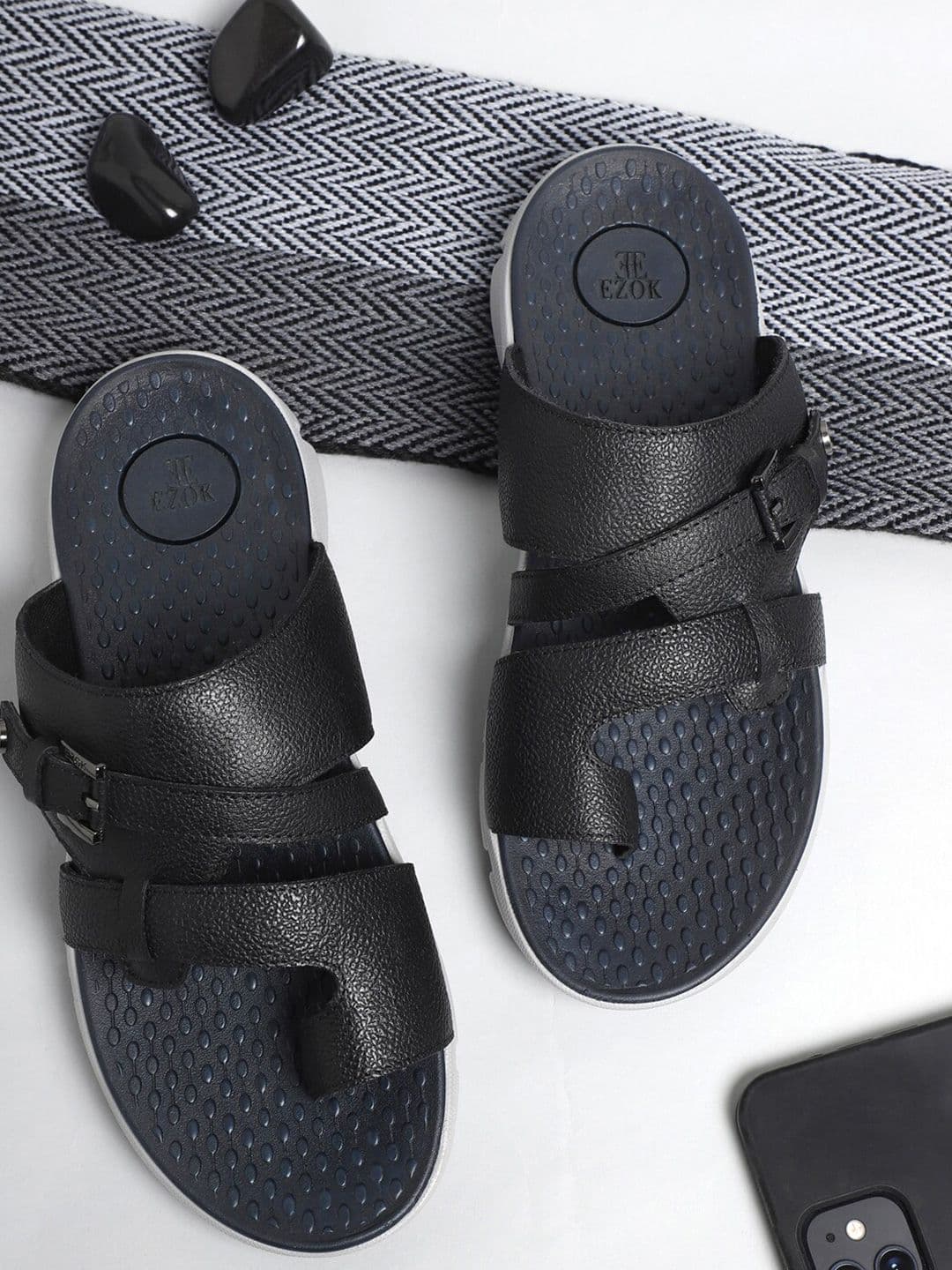 EZOK Men Textured Leather Comfort Sandals - view 1