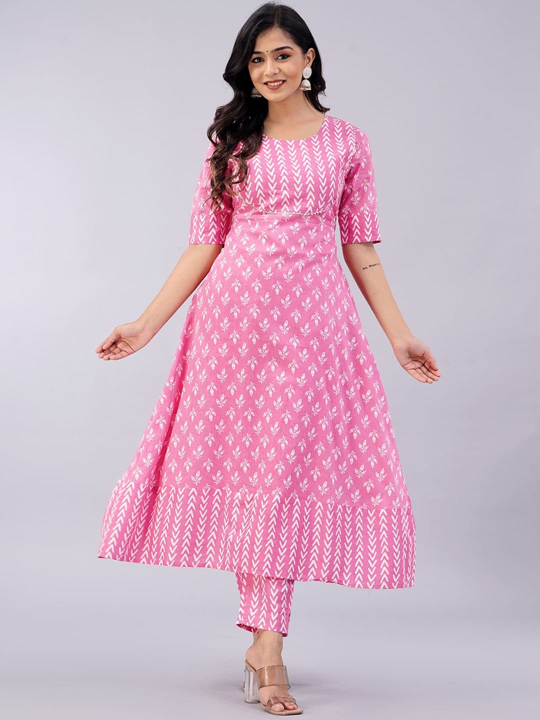 Sanganeri Kurti Floral Printed Gotta Patti Kurta With Trousers - view 1