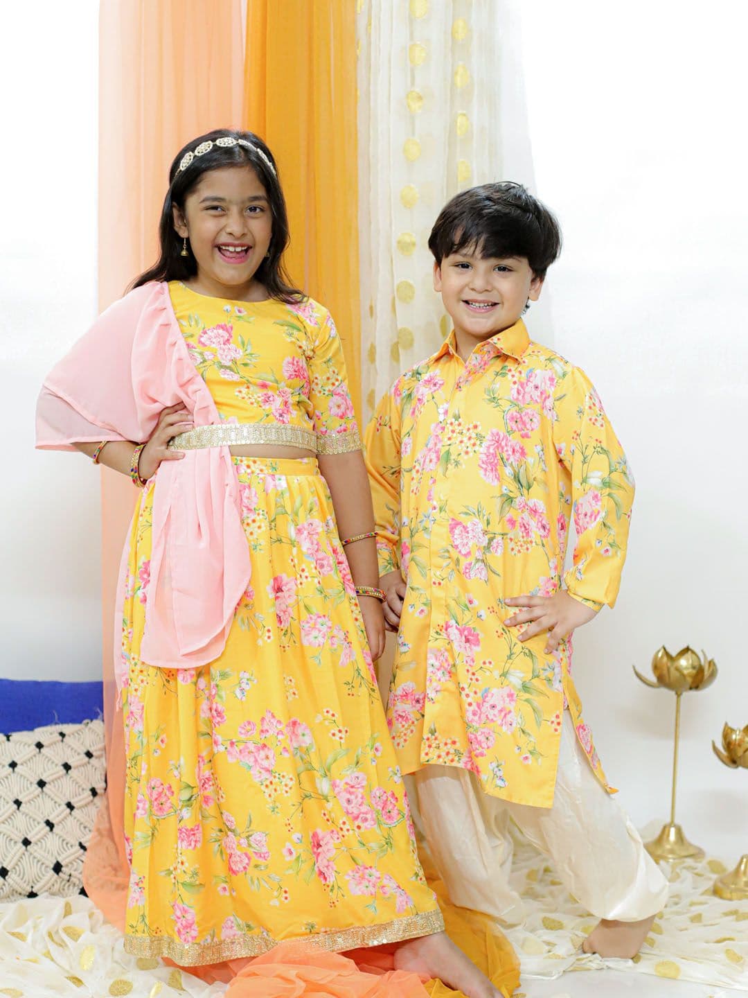VASTRAMAY Girls Printed Ready To Wear Lehenga & Blouse With Dupatta - view 1