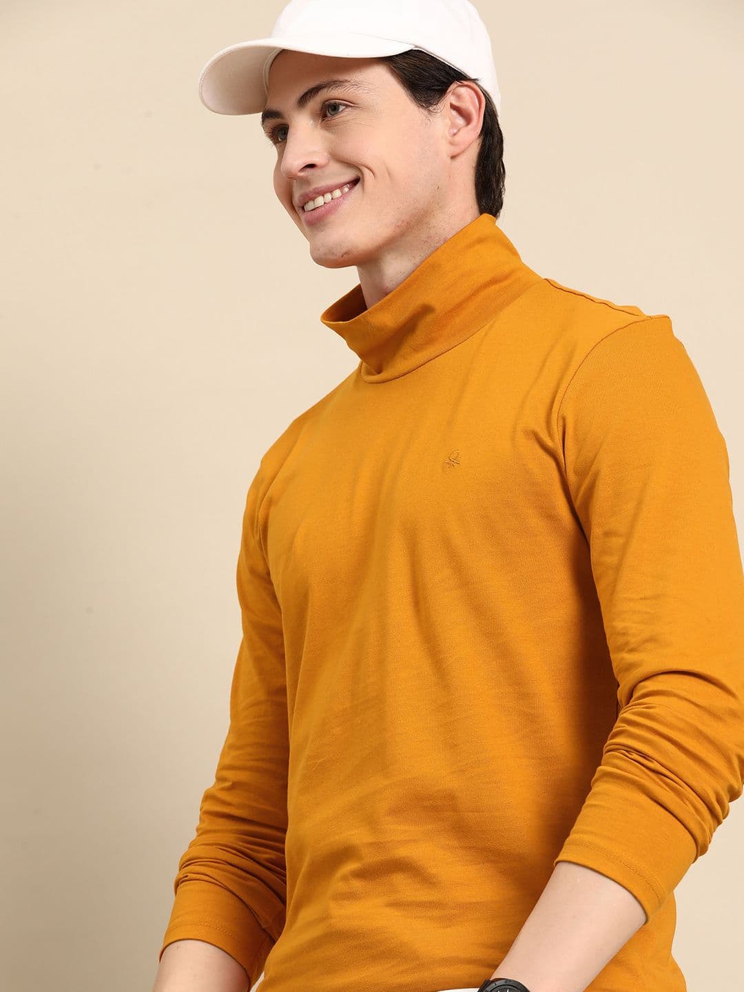 United Colors of Benetton Men Pure Cotton Slim Fit T-shirt - view 1