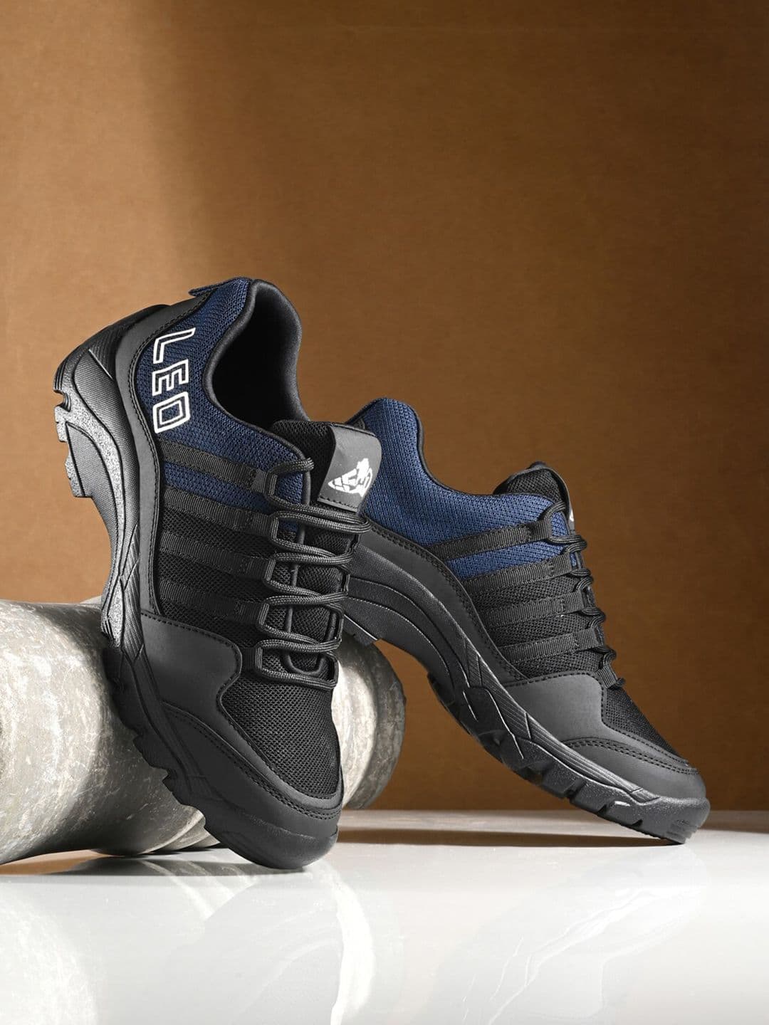 Leo's Fitness Shoes Men Mesh Antimicrobial Trekking Shoes - view 1