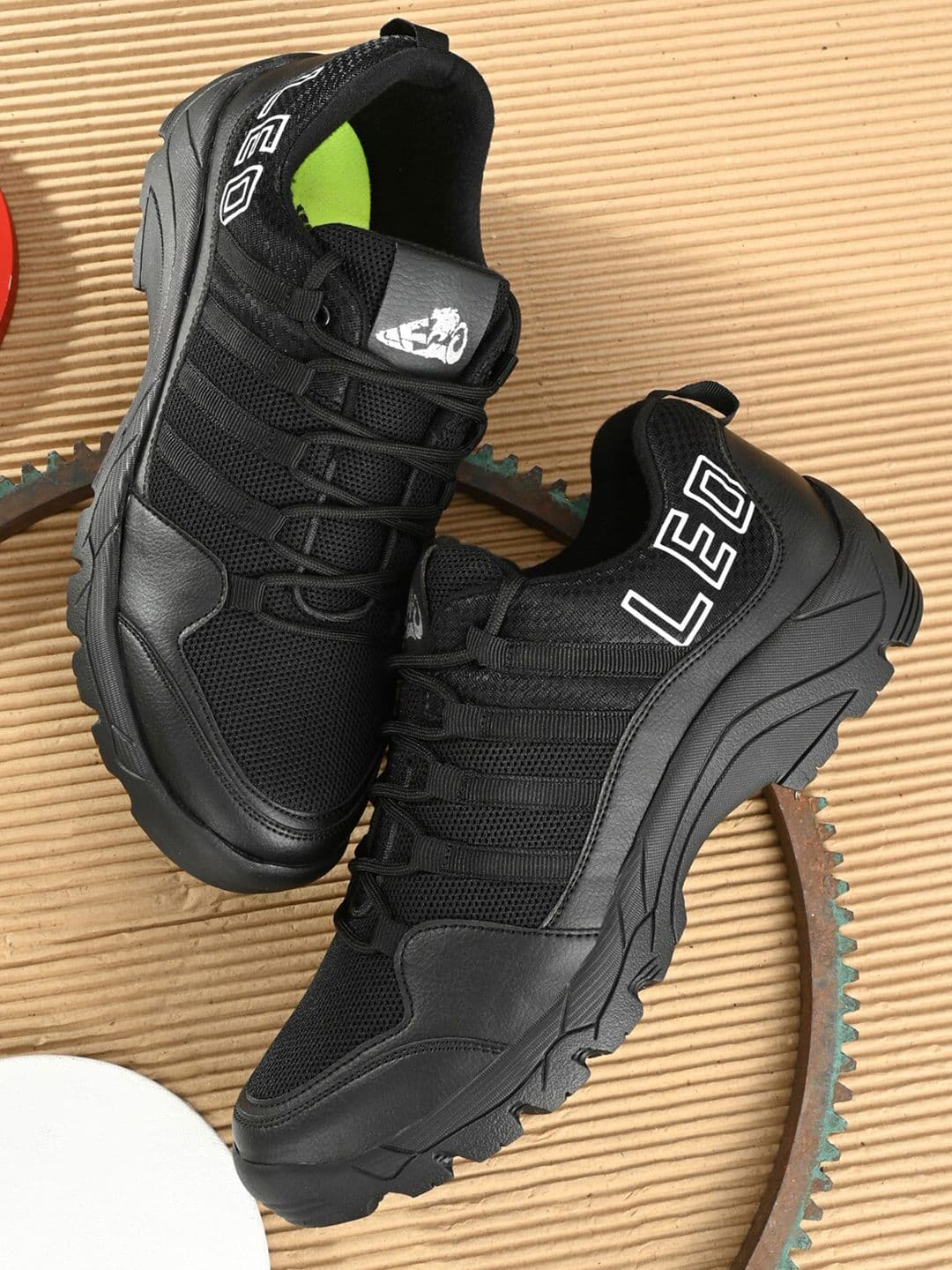 Leo's Fitness Shoes Men Mesh Antimicrobial Trekking Shoes - view 1