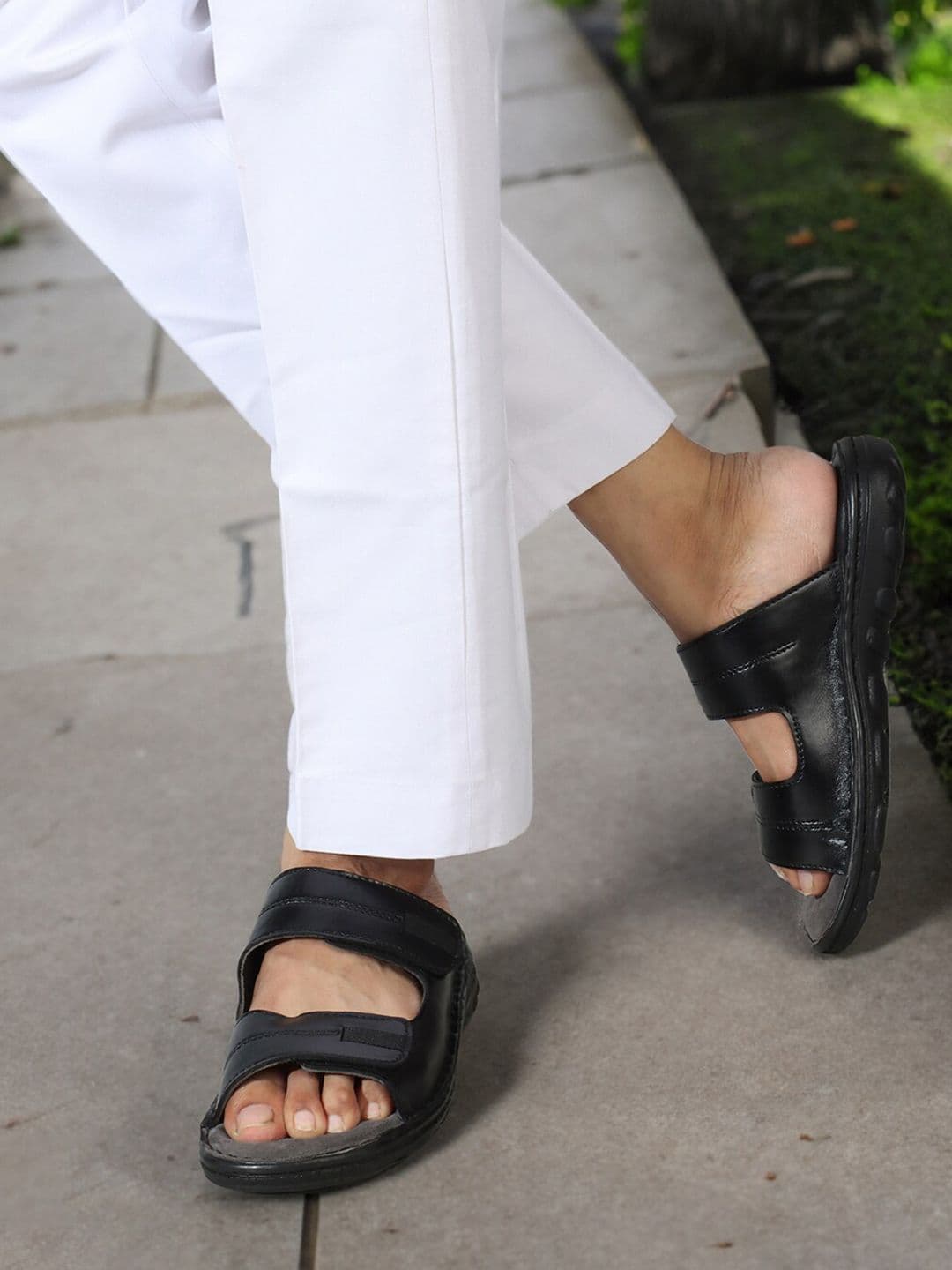 Carlton London Men Two Strap Lightweight Leather Comfort Sandals - view 1