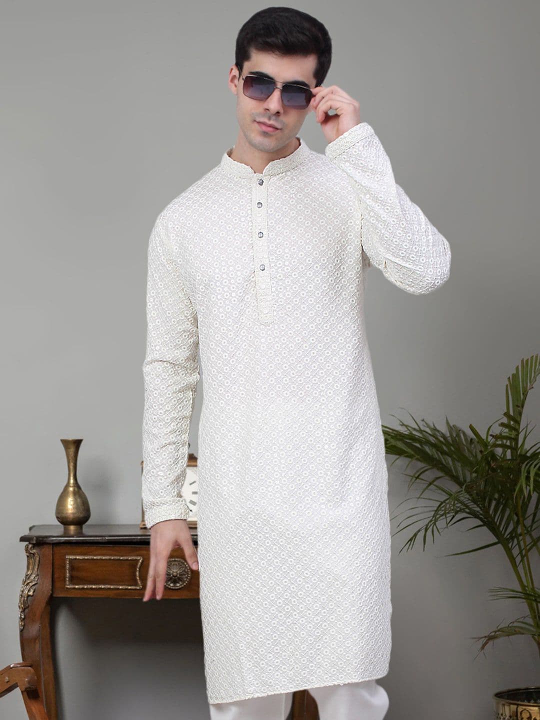Jompers Floral Embroidered Pure Cotton Straight Kurta - view 1