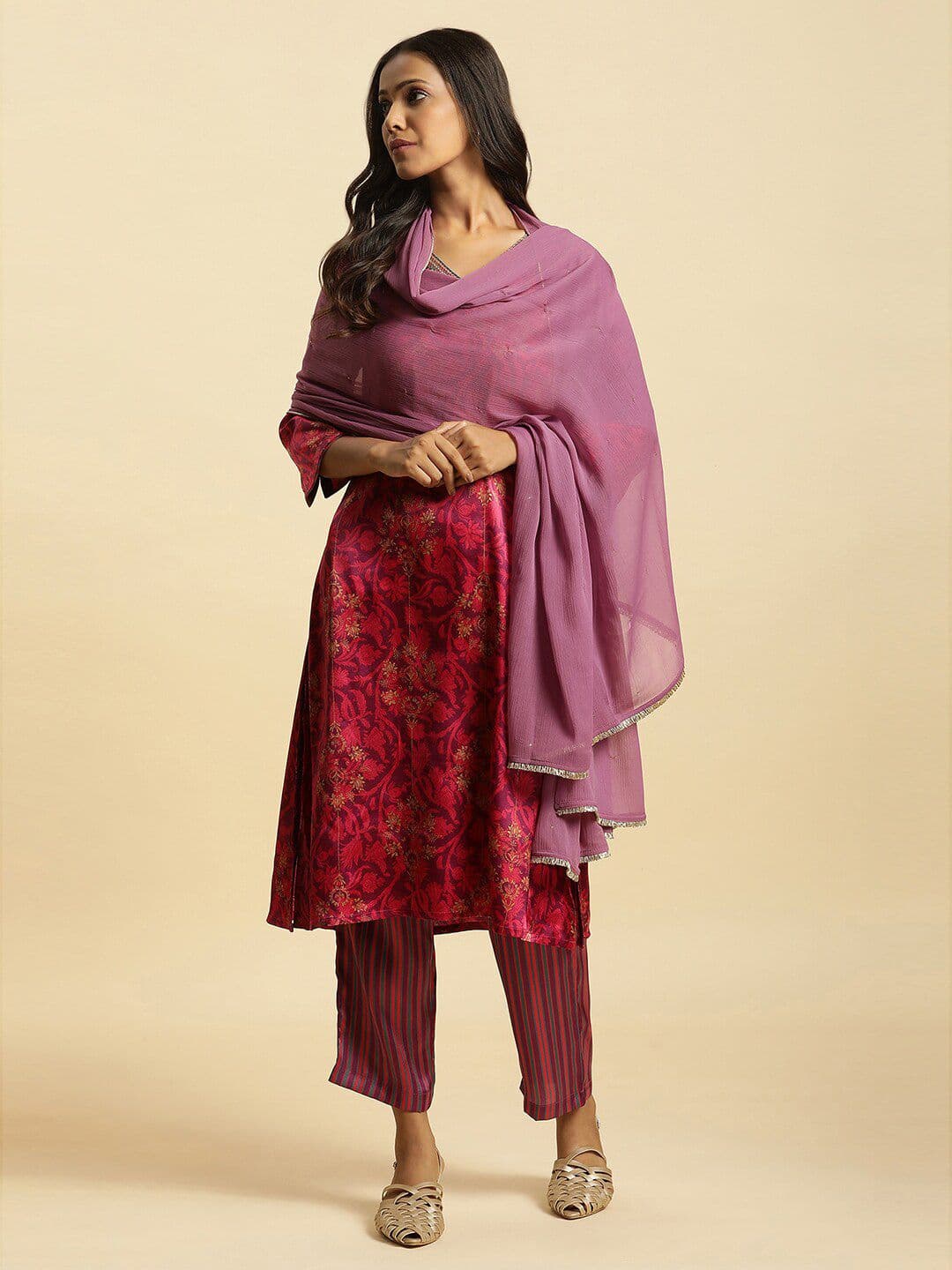 W Purple & Gold-Toned Gotta Patti Dupatta - view 1