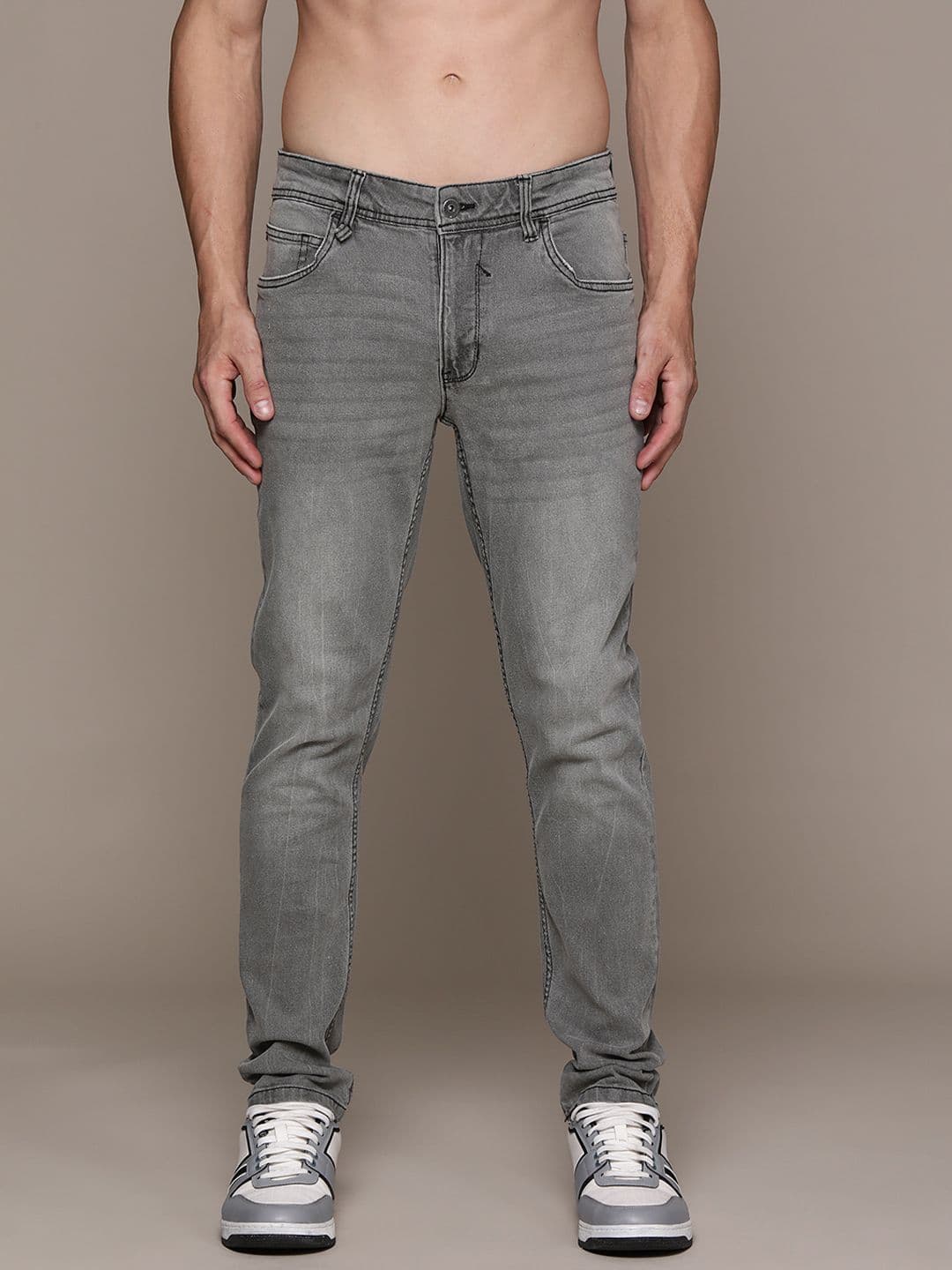 The Roadster Lifestyle Co. Men Tapered Fit Light Fade Jeans - view 1