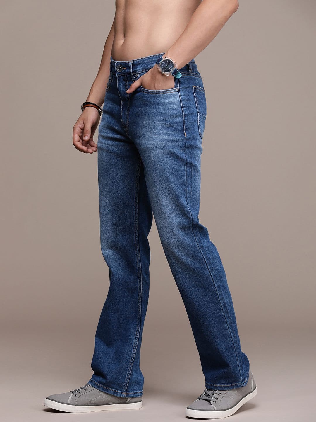 Roadster Men Bootcut Light Fade Stretchable Jeans
