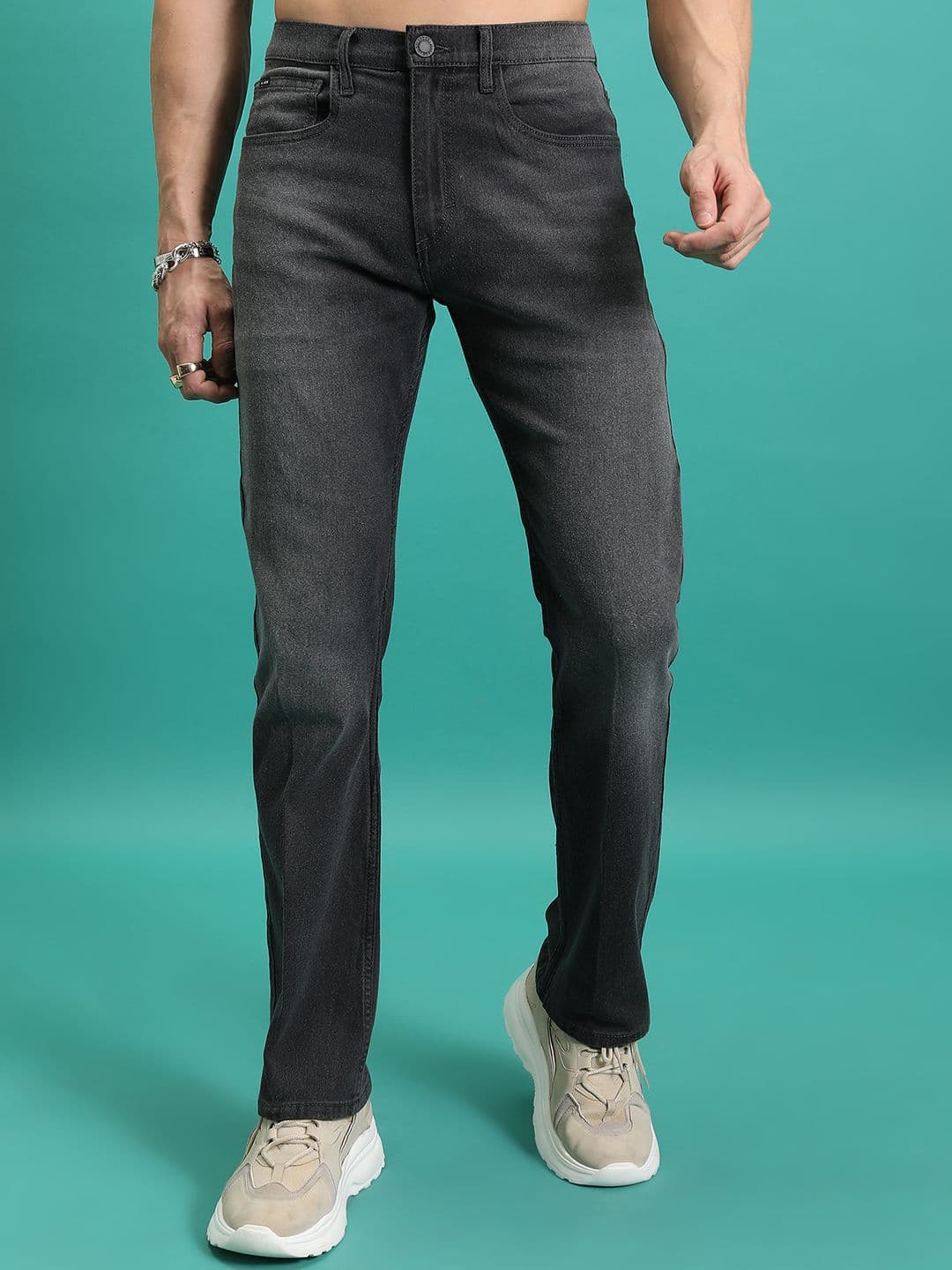 HIGHLANDER Men Clean Look Stretchable Straight Fit Jeans