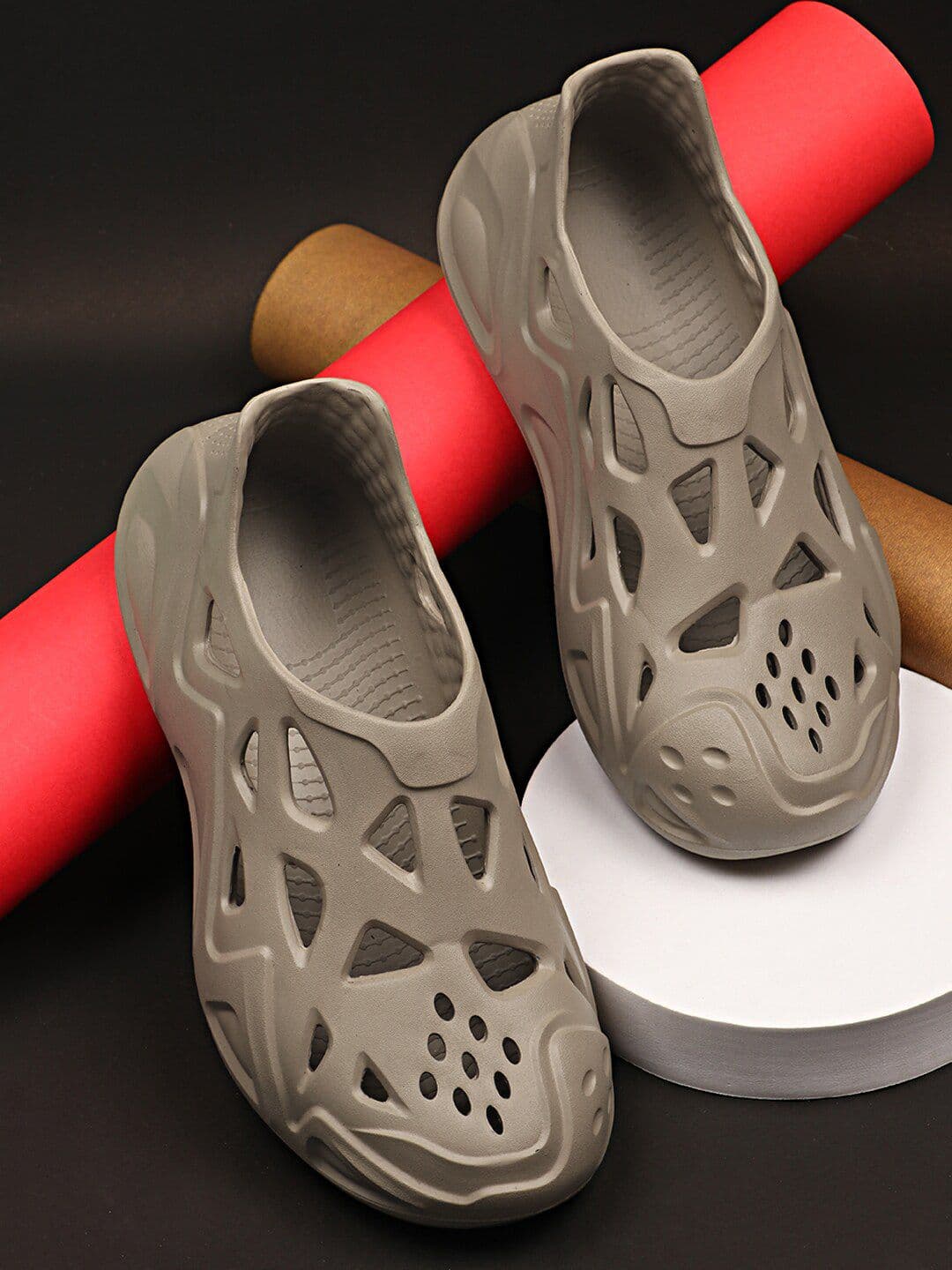 NEOZ Men Levirex Lightweight & Comfortable Grip & Bounce Less Pressure Clogs - view 1