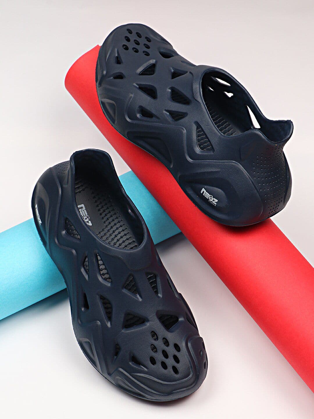 NEOZ Men Levirex Lightweight & Comfortable Grip & Bounce Less Pressure Clogs - view 1