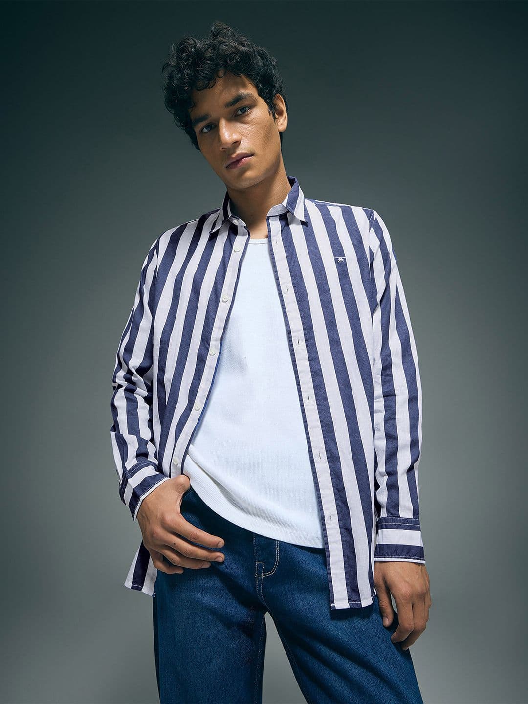 Flying Machine Slim Fit Vertical Stripes Pure Cotton Casual Shirt - view 1