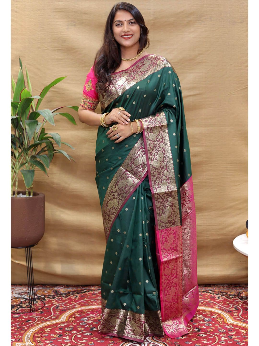 Royal Rajgharana Saree Floral Woven Design Zari Banarasi Sarees - view 1