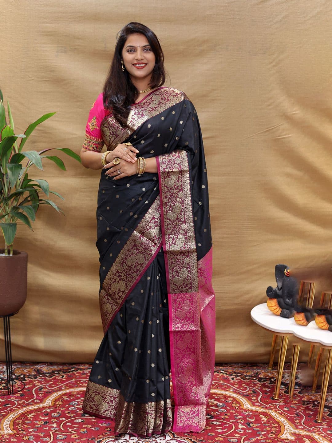 Royal Rajgharana Saree Floral Woven Design Zari Banarasi Sarees - view 1