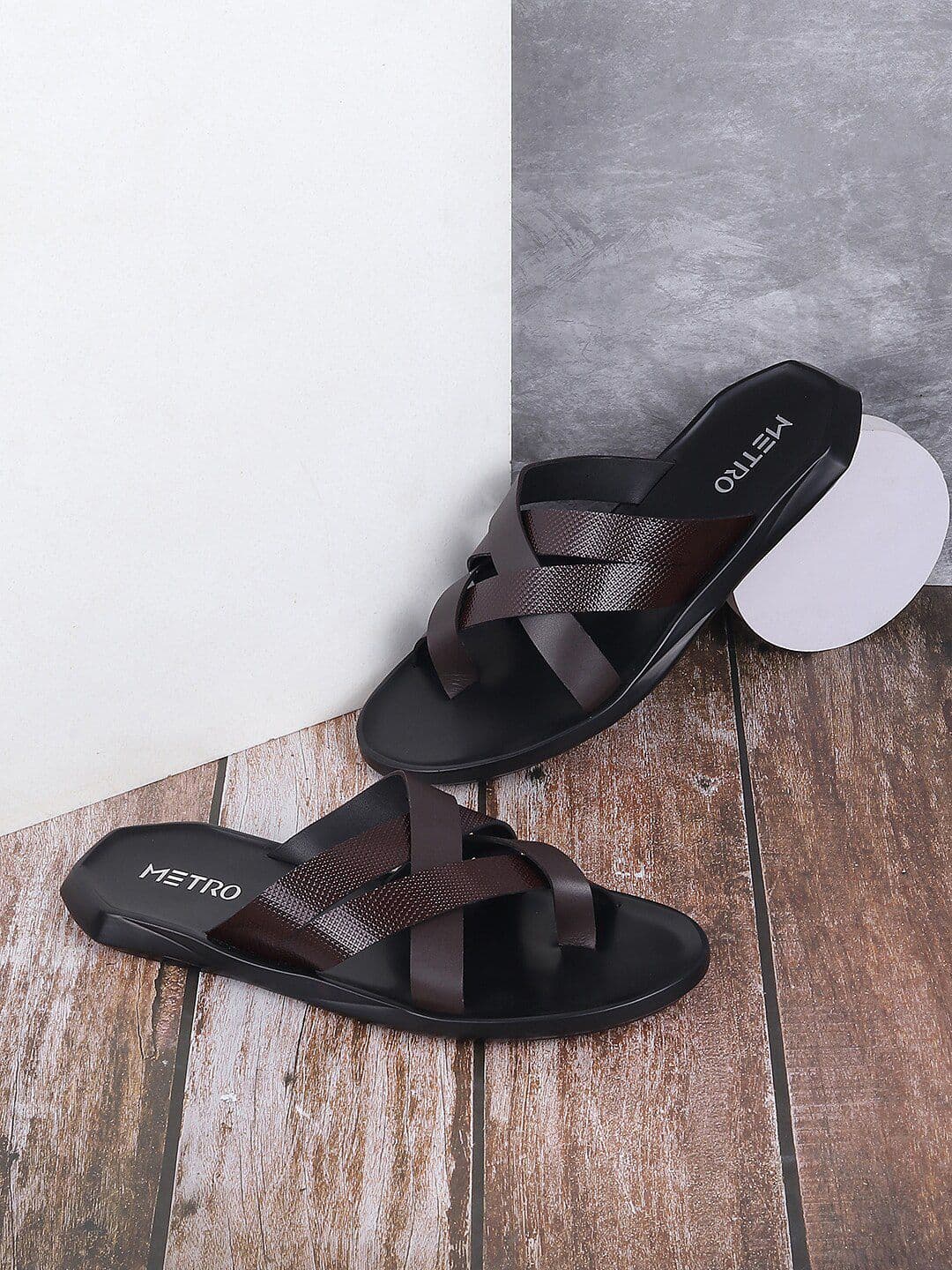 Metro Men Leather Comfort Sandals - view 1