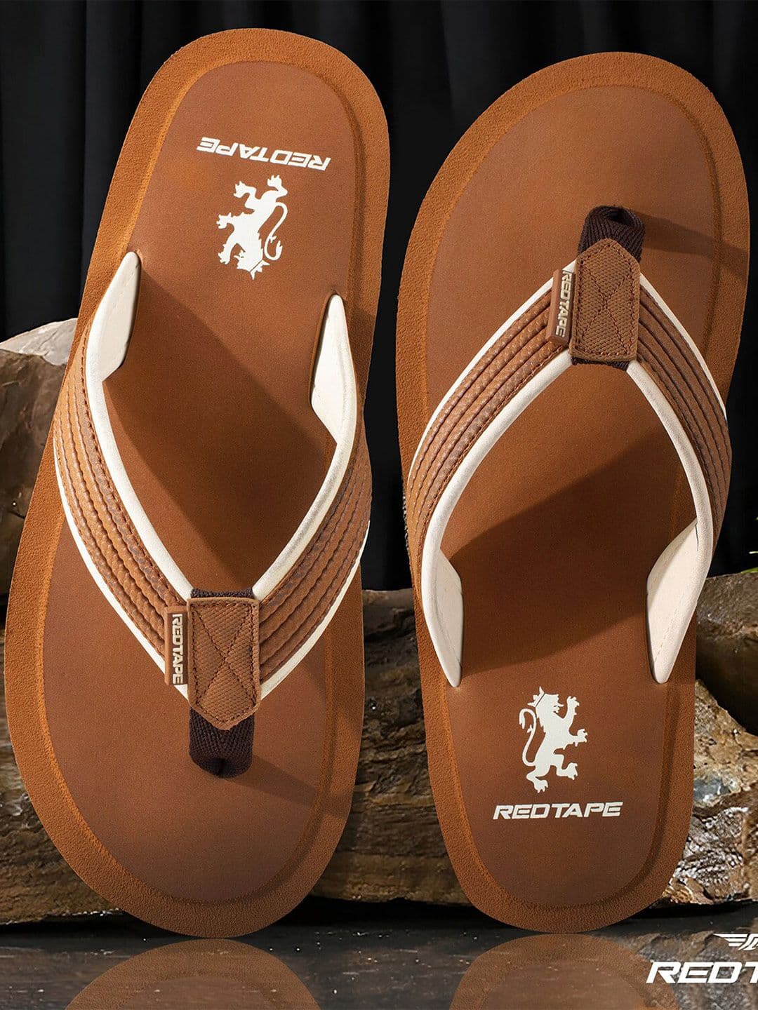 Red Tape Men Fabric Flexible Thong Flip-Flops - view 1
