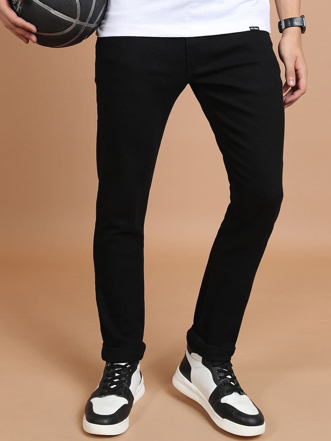 HIGHLANDER Men Black Skinny Fit Mid Rise Light Fade Stretchable Jeans - view 1