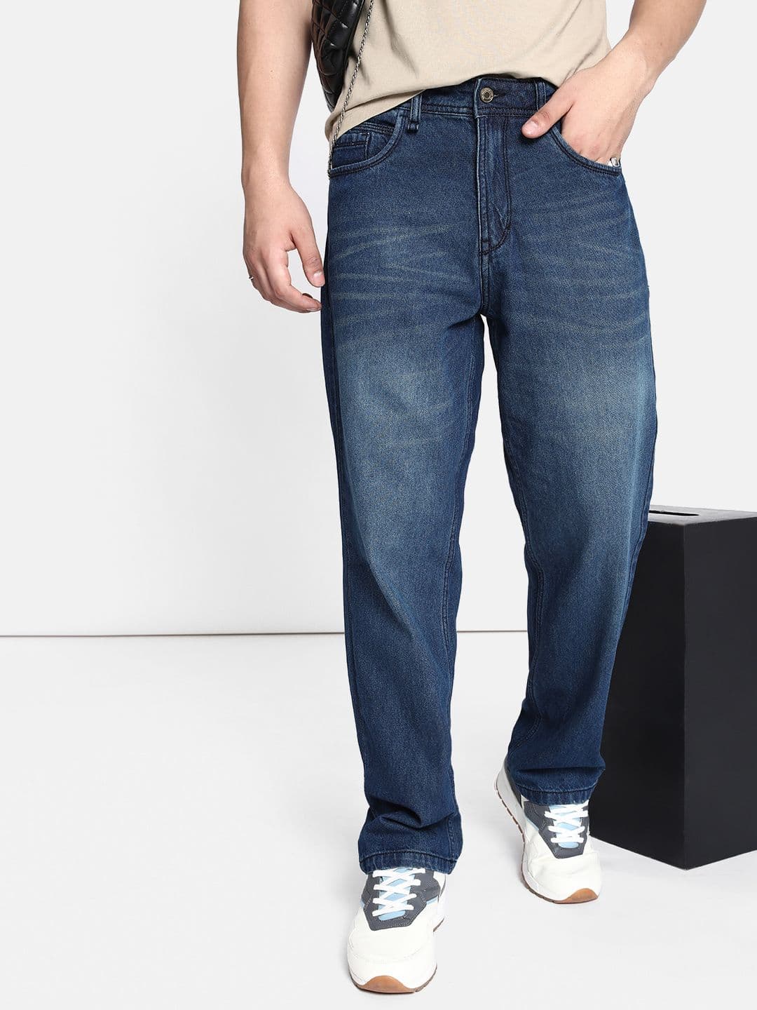 The Roadster Life Co. Men Straight Fit Light Fade Jeans - view 1
