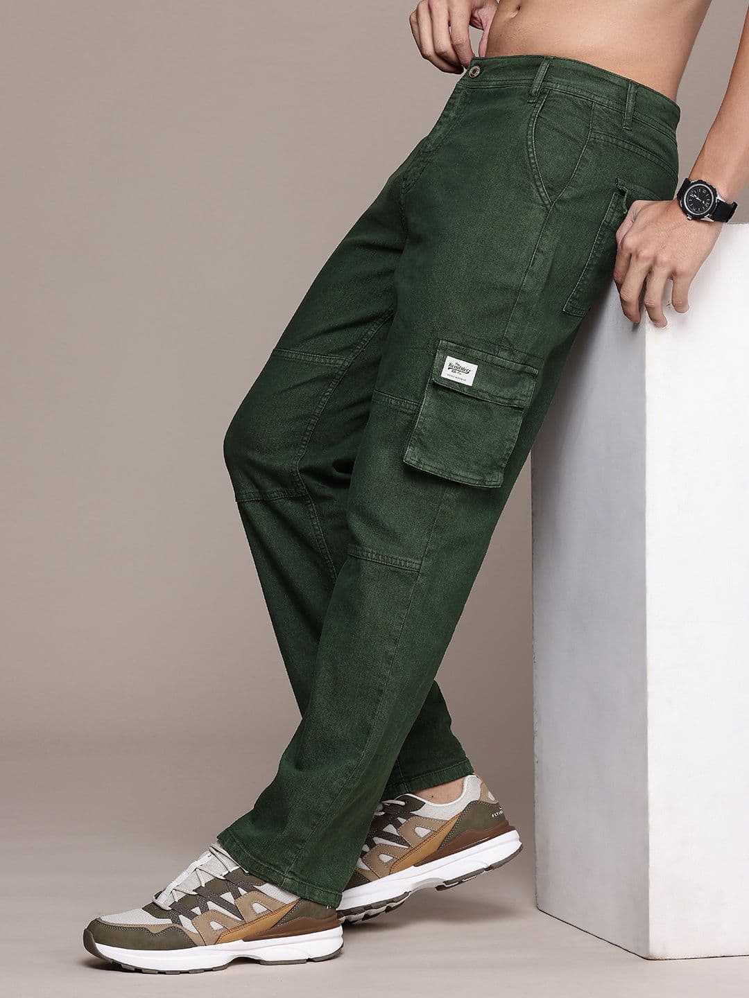 The Roadster Life Co. Men Straight Fit Stretchable Cargo Jeans