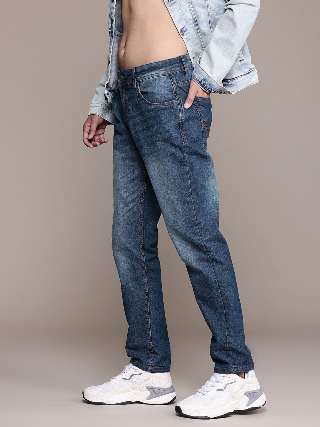 The Roadster Lifestyle Co. Men Tapered Fit Light Fade Stretchable Jeans
