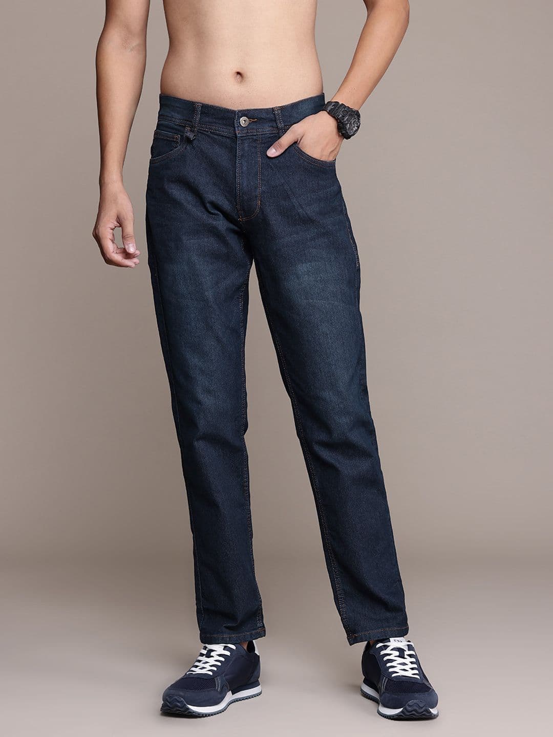 The Roadster Lifestyle Co Men Slim Fit Light Fade Stretchable Jeans