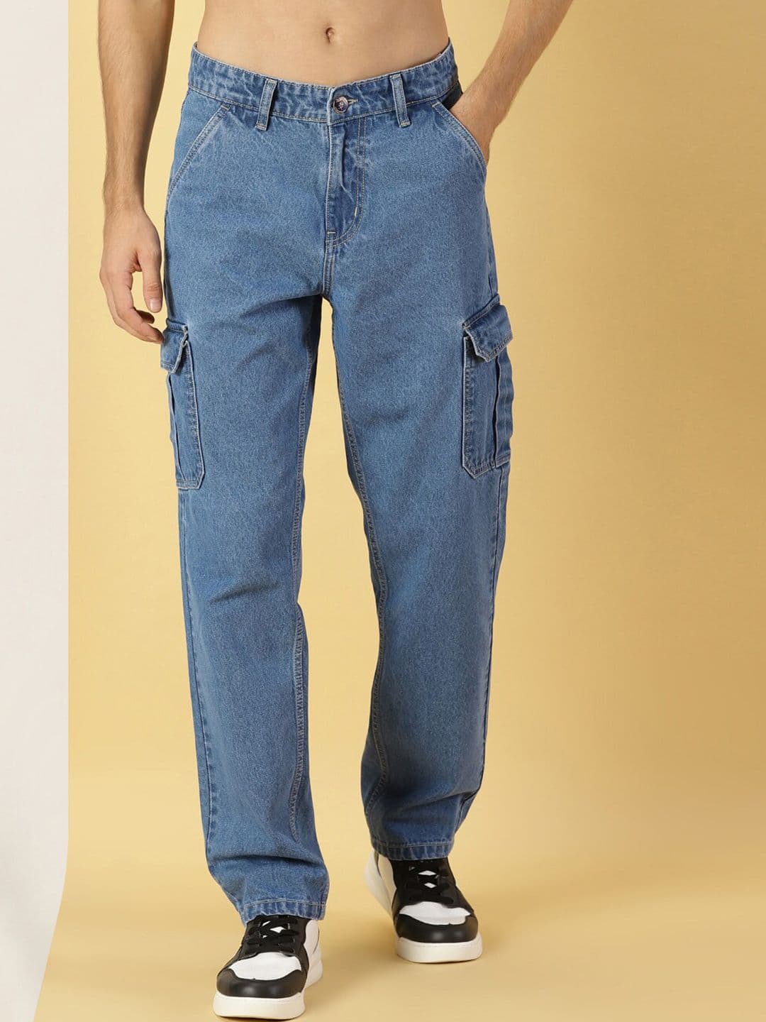Thomas Scott Men Mid Rise Loose Relaxed Fit Clean Look Light Fade Cotton Jeans - view 1