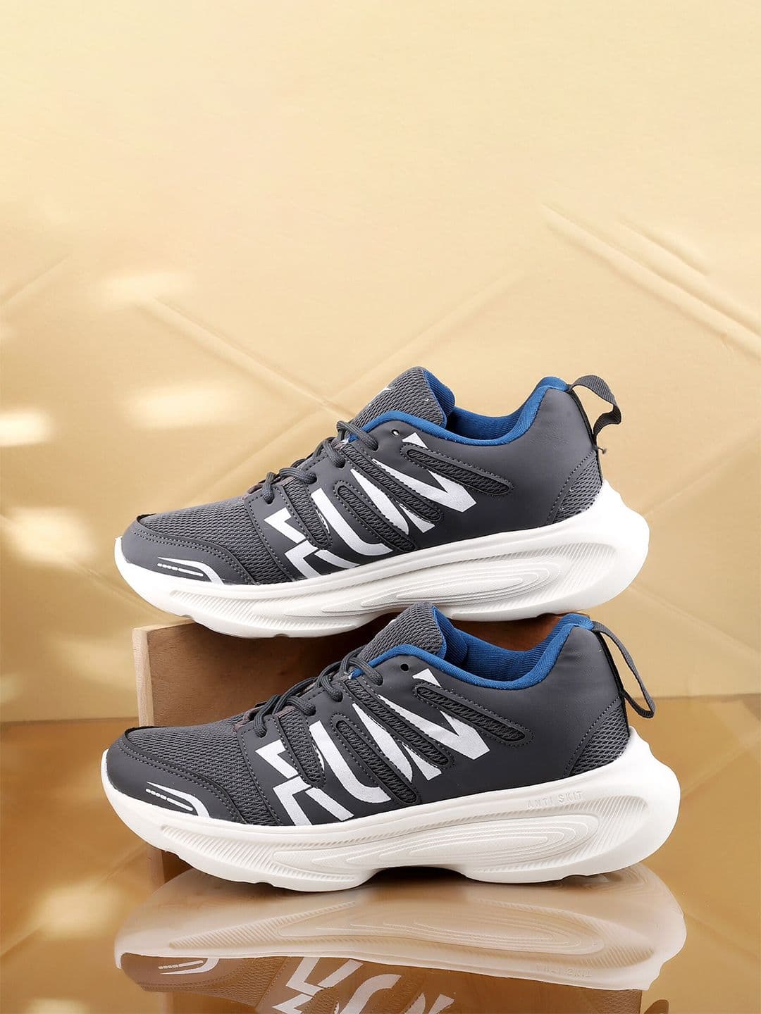 KRAASA Men Grey Mesh Running Sports Shoes - view 1