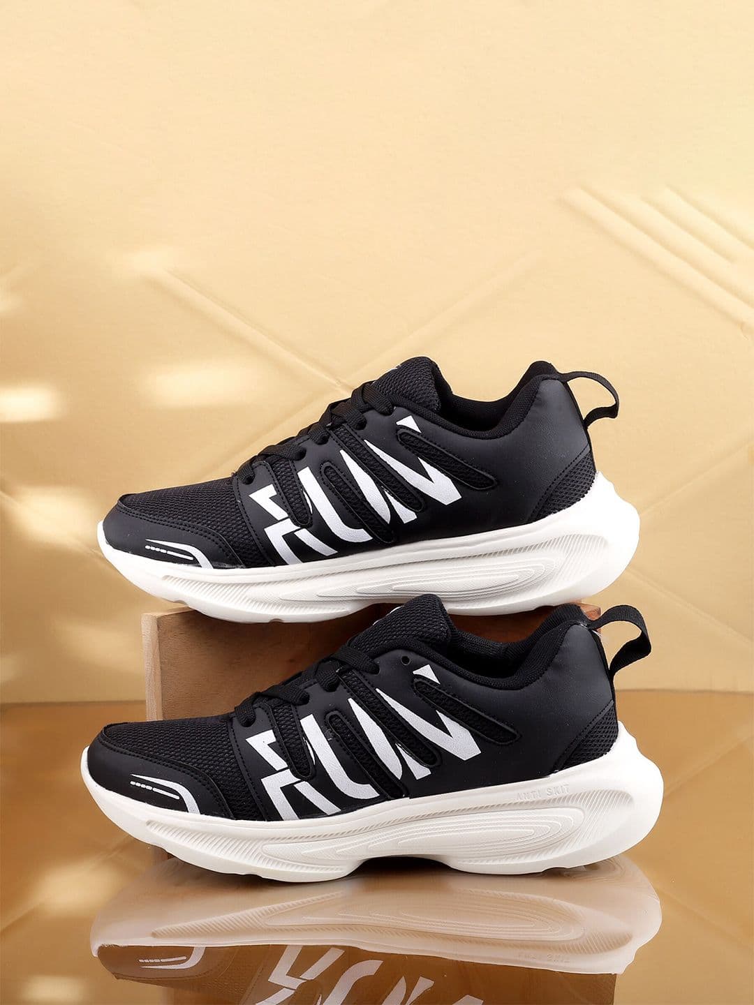 KRAASA Men Black Mesh Running Sports Shoes - view 1