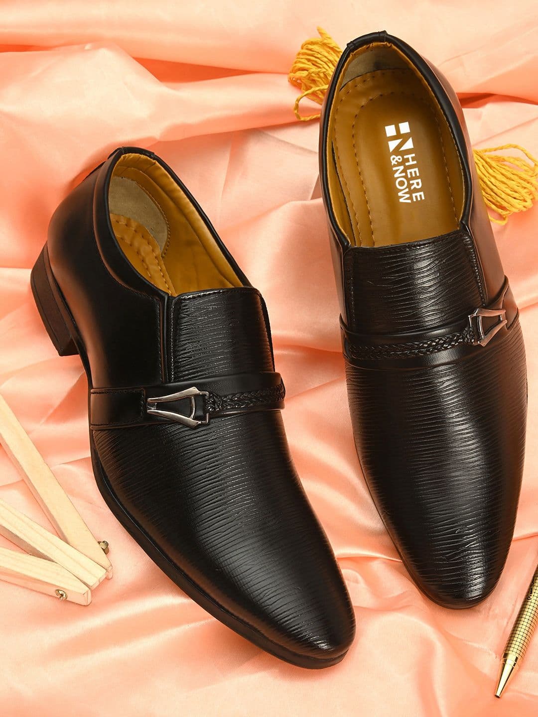 HERE&NOW Men Black Textured Formal Loafers - view 1