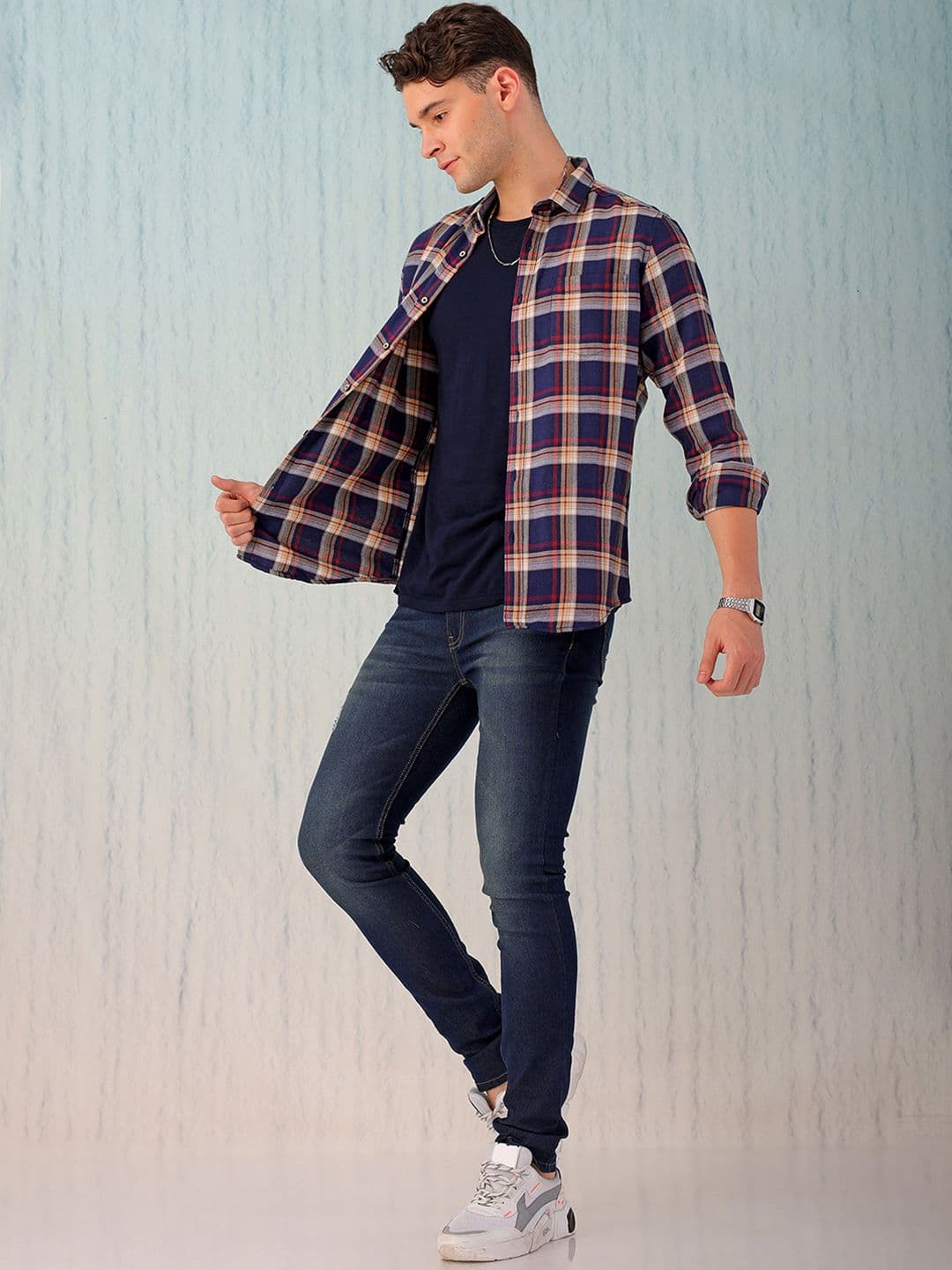 Hardsoda by The Indian Garage Co Men Slim Fit Low Distress Light Fade Stretchable Jeans - view 1