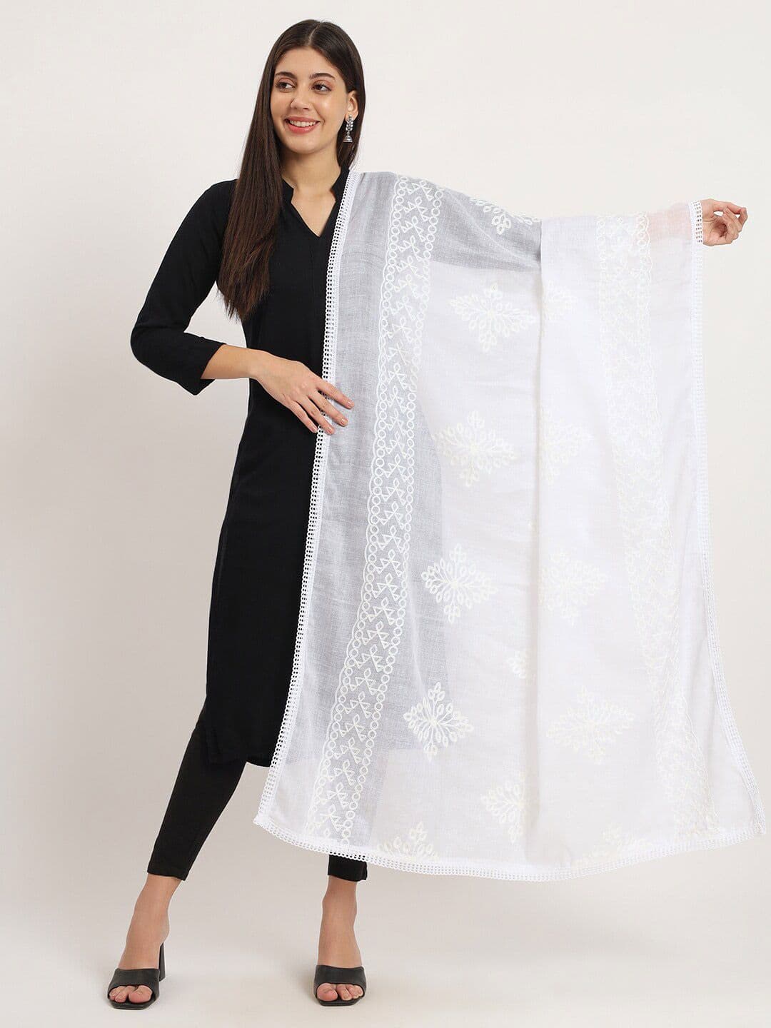 Zamour Floral Embroidered Cotton Dupatta - view 1