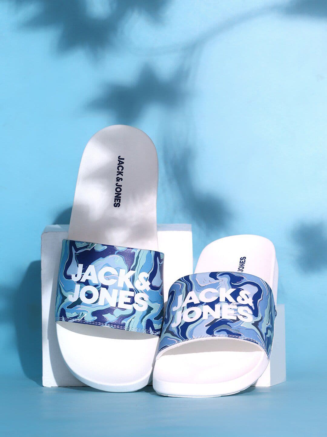 Jack & Jones Men Printed Sliders - view 1