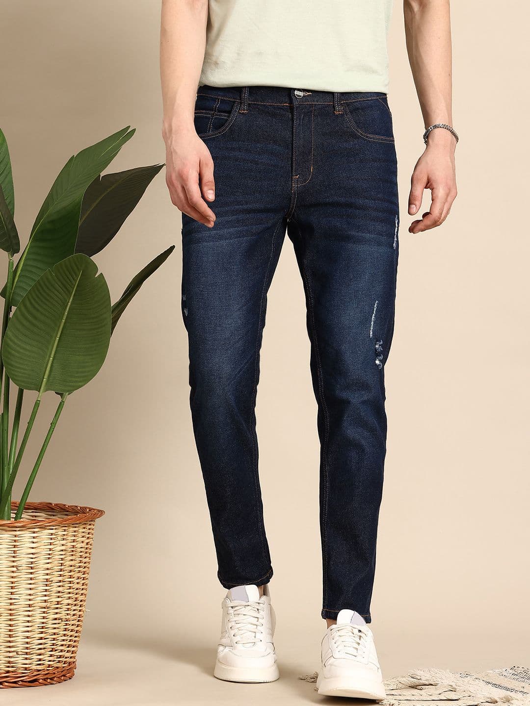 Mast & Harbour Men Carrot Low Distress Light Fade Stretchable Jeans